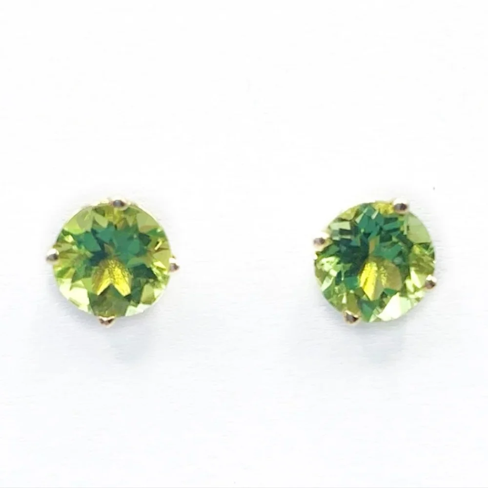 💚 earrings 💚 - Picture 3 of 4
